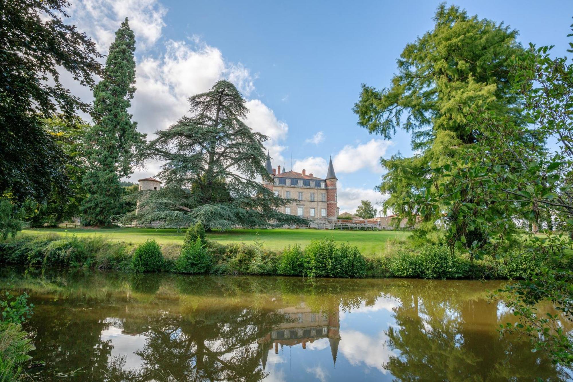 Domaine Et Chateau De Valinches Marols Buitenkant foto