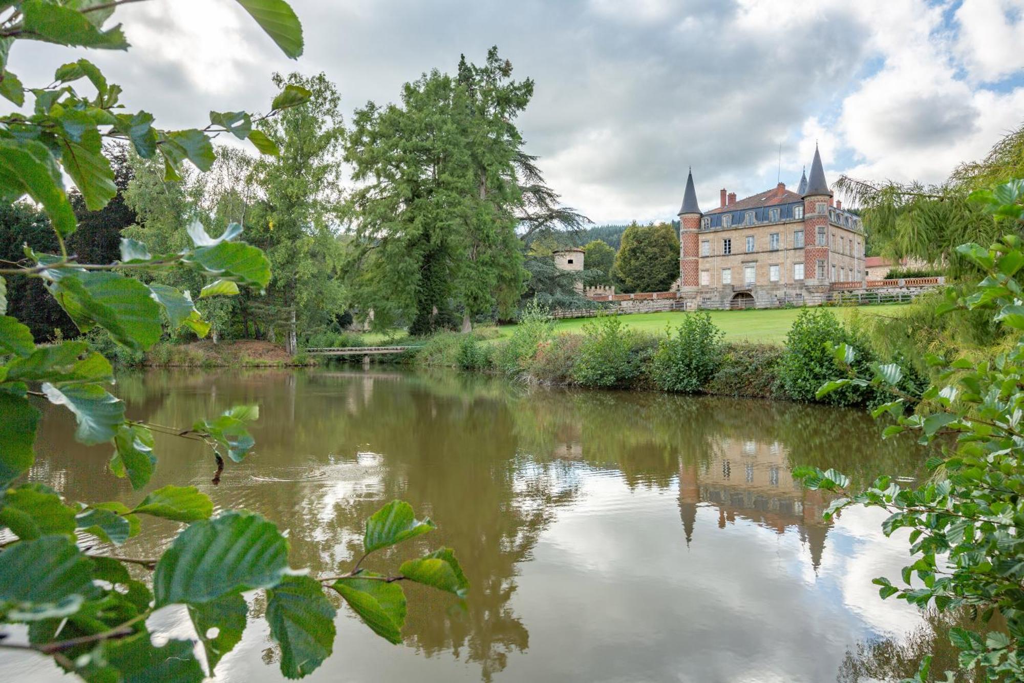 Domaine Et Chateau De Valinches Marols Buitenkant foto