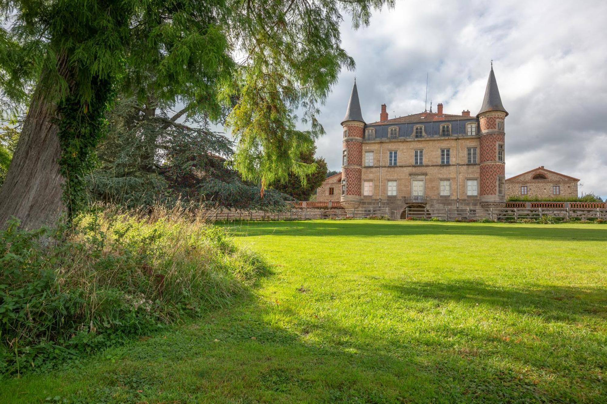 Domaine Et Chateau De Valinches Marols Buitenkant foto