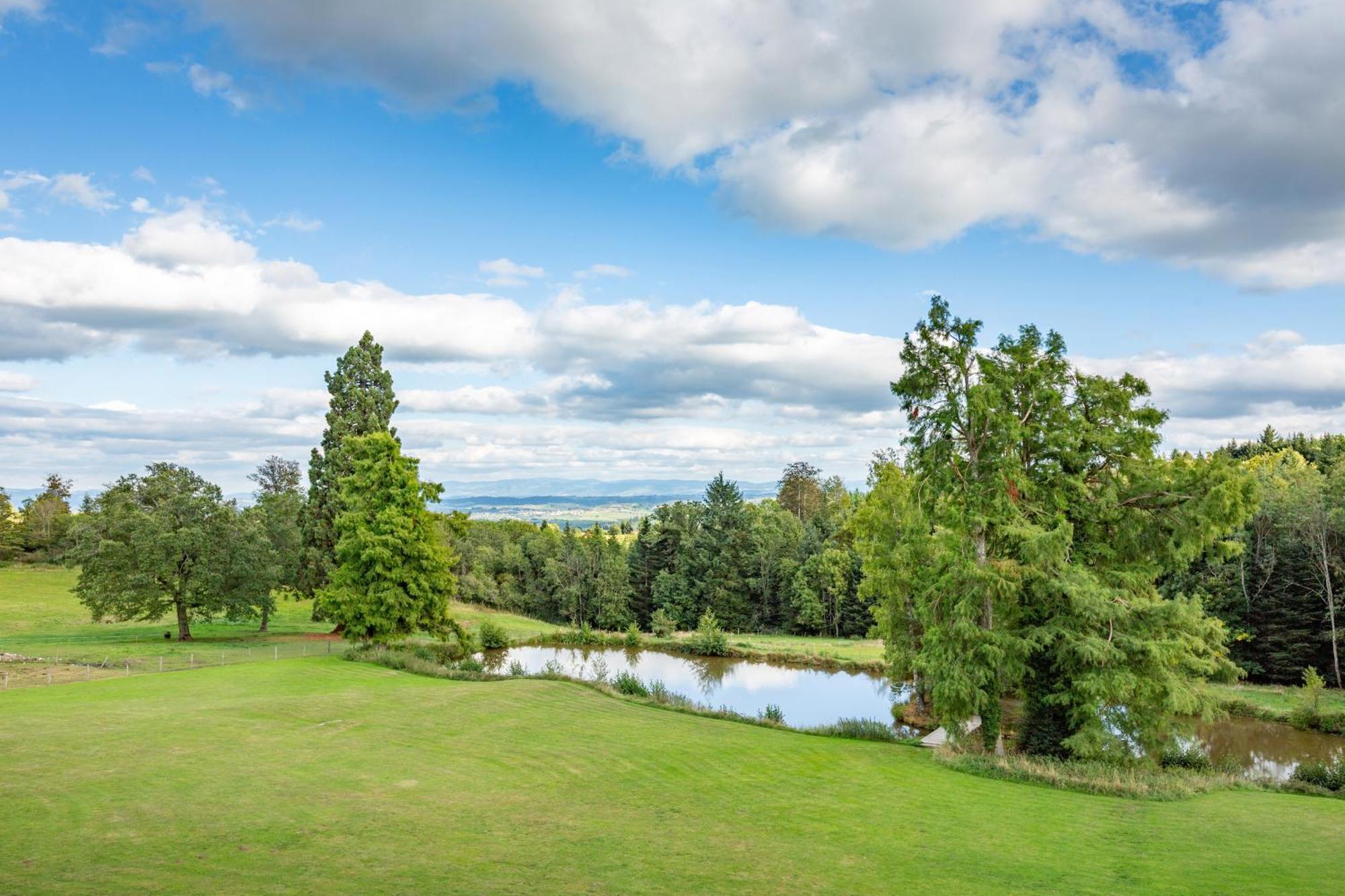 Domaine Et Chateau De Valinches Marols Buitenkant foto