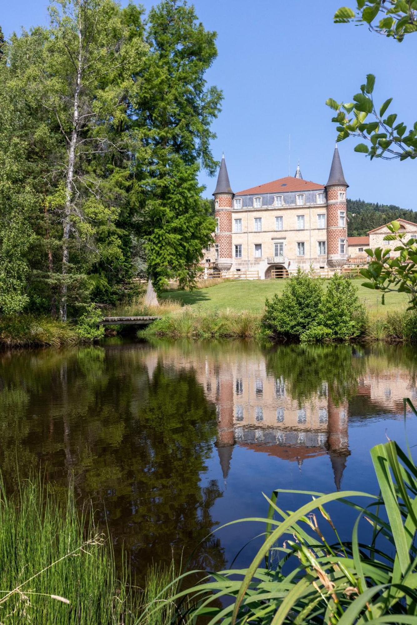 Domaine Et Chateau De Valinches Marols Buitenkant foto